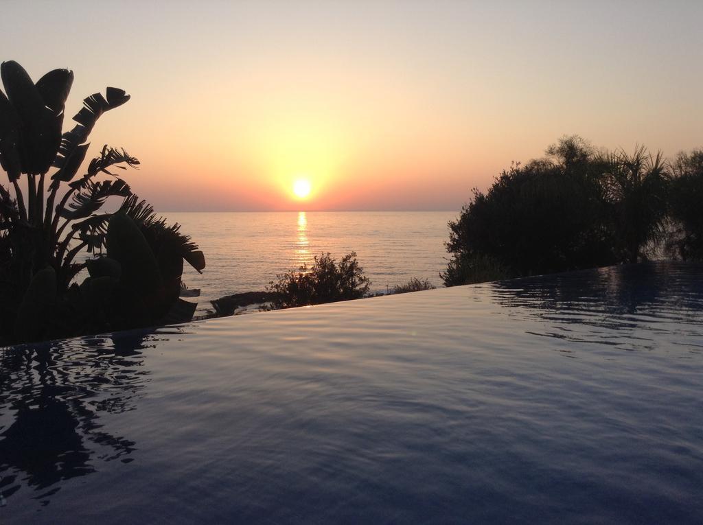 Sunset View Mermaid Villa Pomos Buitenkant foto