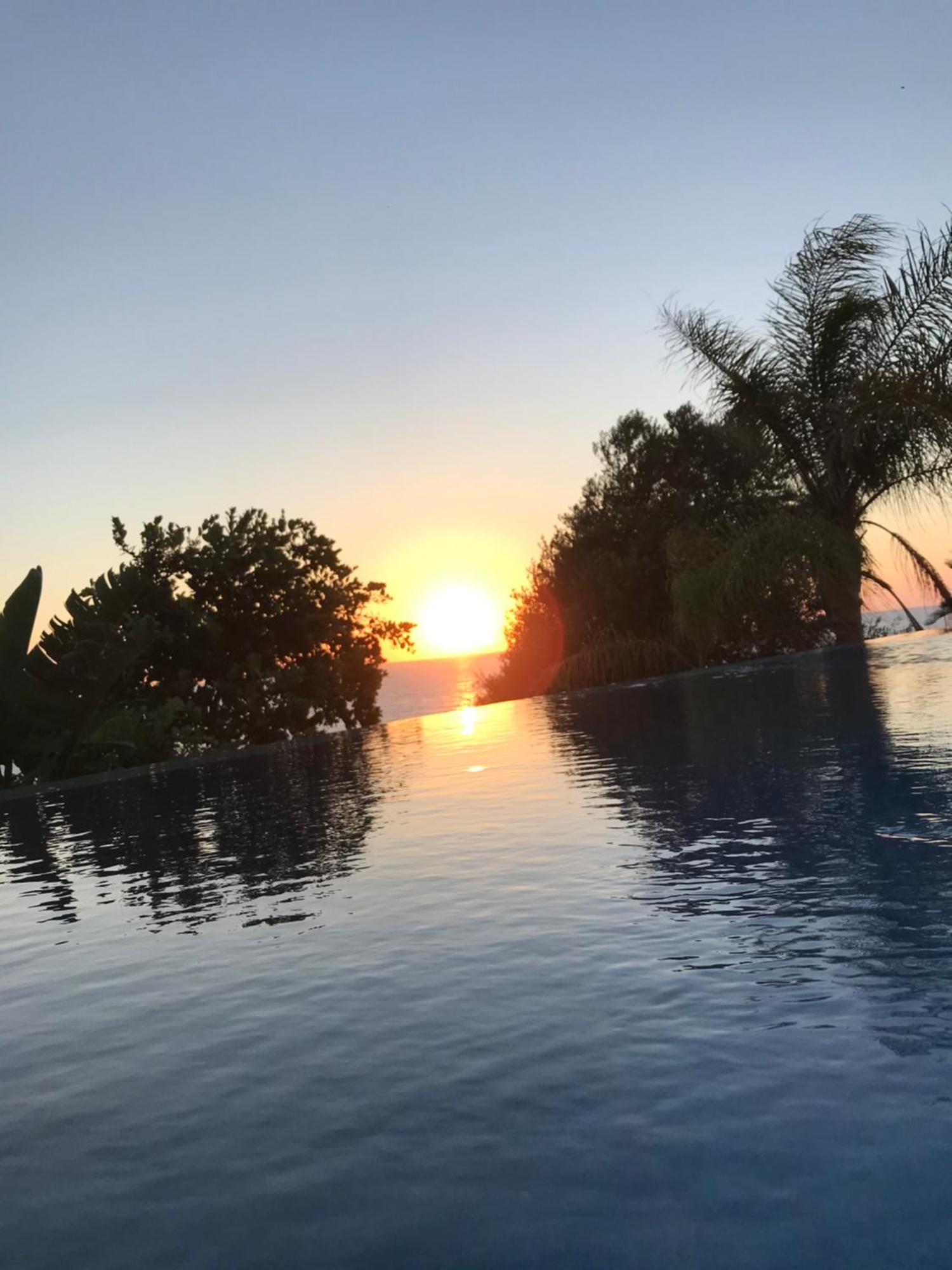 Sunset View Mermaid Villa Pomos Buitenkant foto
